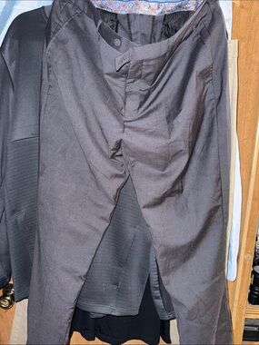 Sean Alexander Men's grey dress pants. Lightweight, soft, comfortable - 40W
